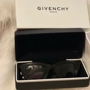 NWT Givenchy Women\'s Sunglasses with Case and Box NWT Givenchy sunglasses with cloth, case & Box. Made in  main image 4